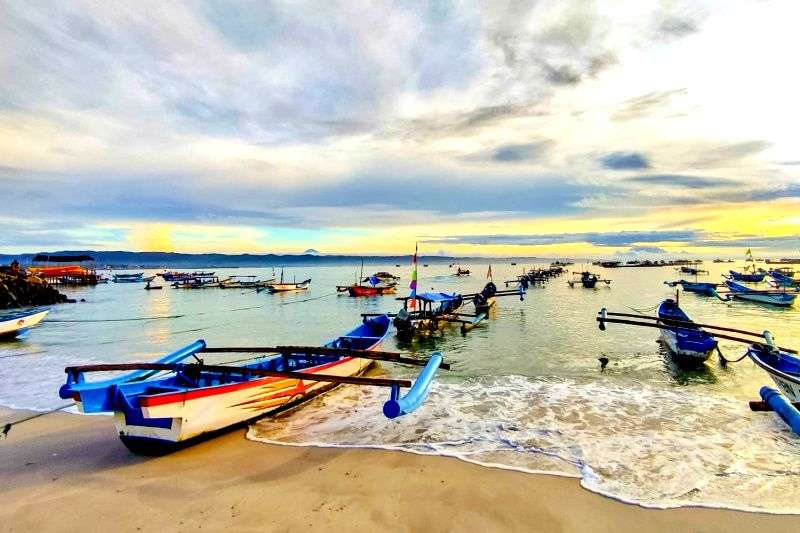 5 Aktivitas Menyenangkan Di Pantai Pangandaran