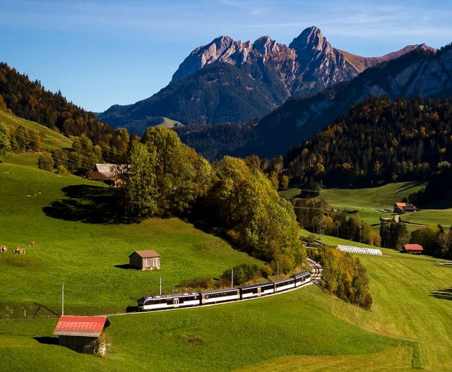 5 Jalur Kereta Terindah di Swiss, Panoramanya Bak Negeri Dongeng!