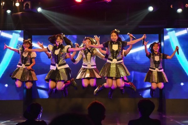 15 Lagu JKT48 Tentang Cinta dalam Diam, Ceria Padahal Sedih