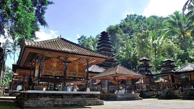 7 Aturan Mengunjungi Pura di Bali