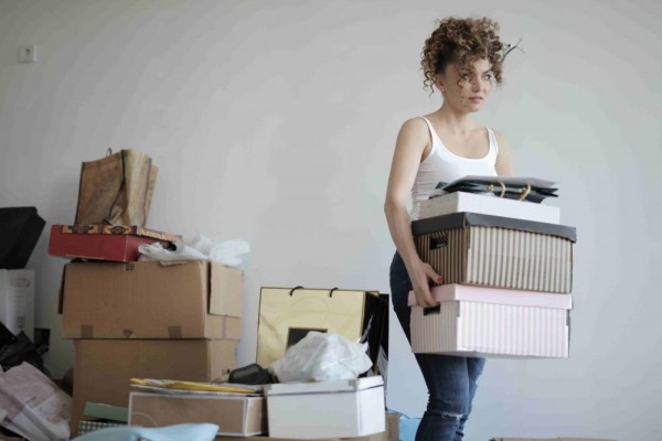 7 Cara Sederhana Lakukan Decluttering di Rumah, Simpan atau Buang? 