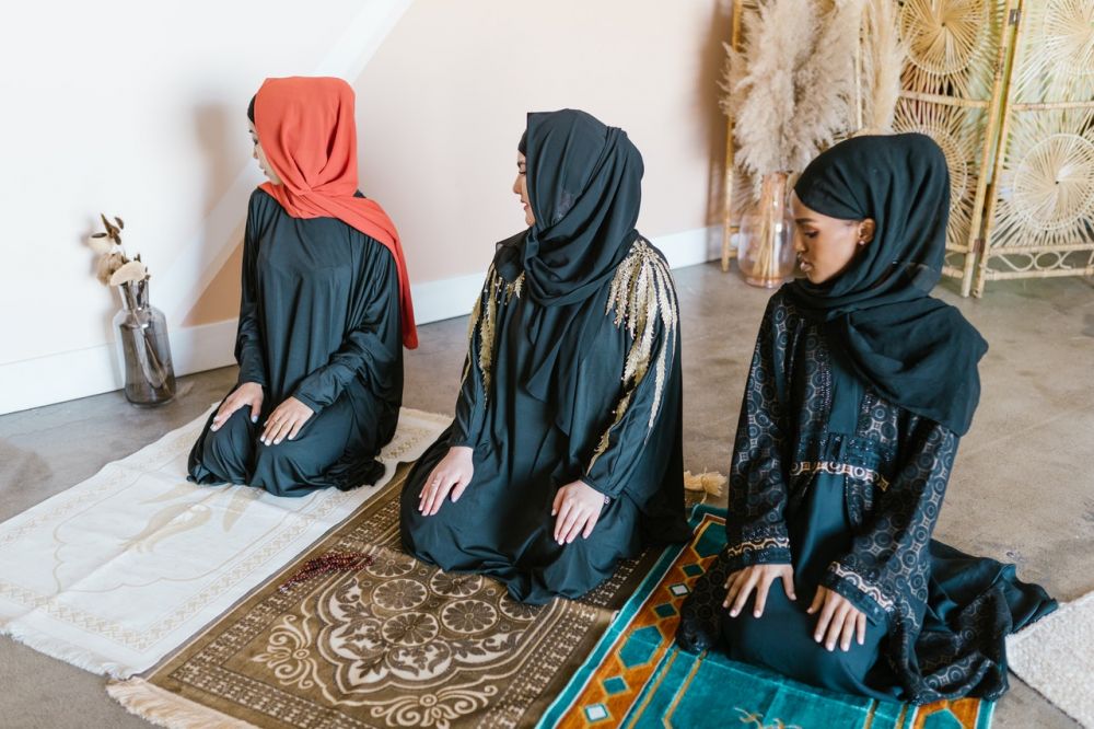 Bagaimana Hukum Sholat Jumat Bagi Wanita Ini Ketentuannya