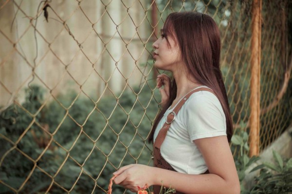 Bangun Kepercayaan Diri Yuk! 5 Solusi Bagi Kamu yang Malu Berekspresi