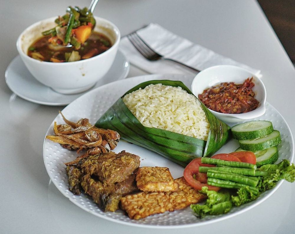 Makanan Khas Jawa: Nasi Uduk, Kelezatan Warisan Tradisional - Resep ...