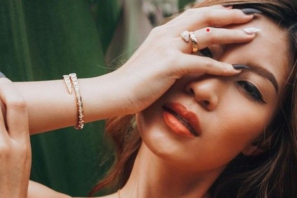 9 Inspirasi Nail Art ala Patricia Gouw, Simpel dan Unik!