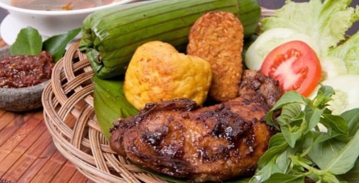 Resep Nasi Timbel Khas Bandung, Pilihan Lauknya Lengkap dan Sedap