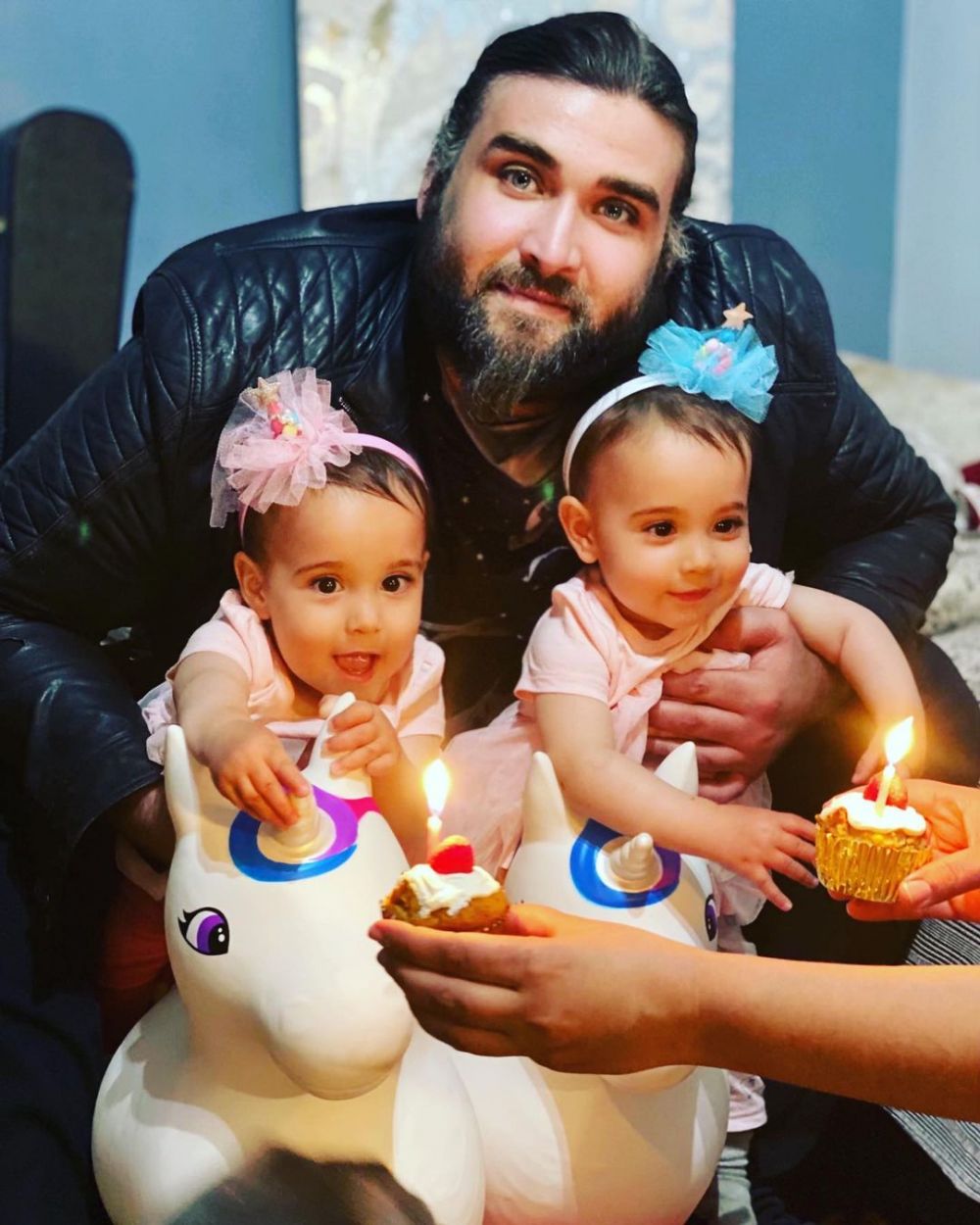 Potret Rupawan Cucu Nicolas Cage, Bakalan Punya Tante Cilik