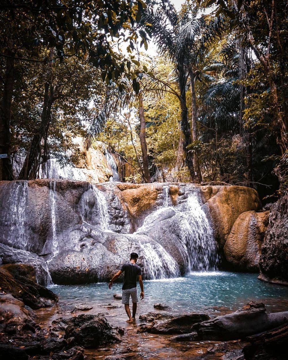 10 Potret Menyegarkan Air Terjun Oenesu di Kupang NTT