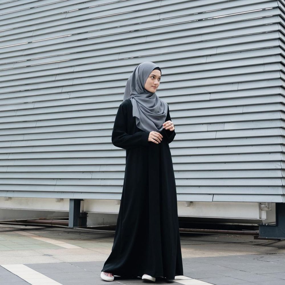 10 Inspirasi Busana Muslim Syar'i Jihan Salsabila, Padu Padan Elegan