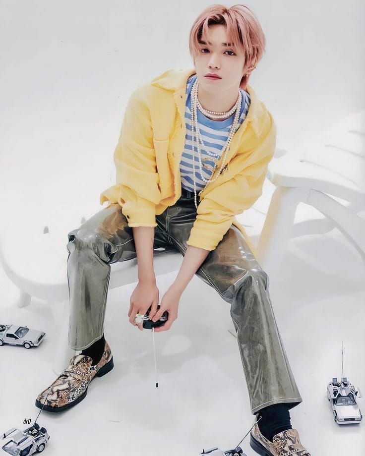 12 Inspirasi Padu Padan Outer ala Taeyong NCT, Kece Buat OOTD!