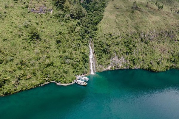 Indahnya Air Terjun Situmurun, Mengalir Langsung ke Danau Toba