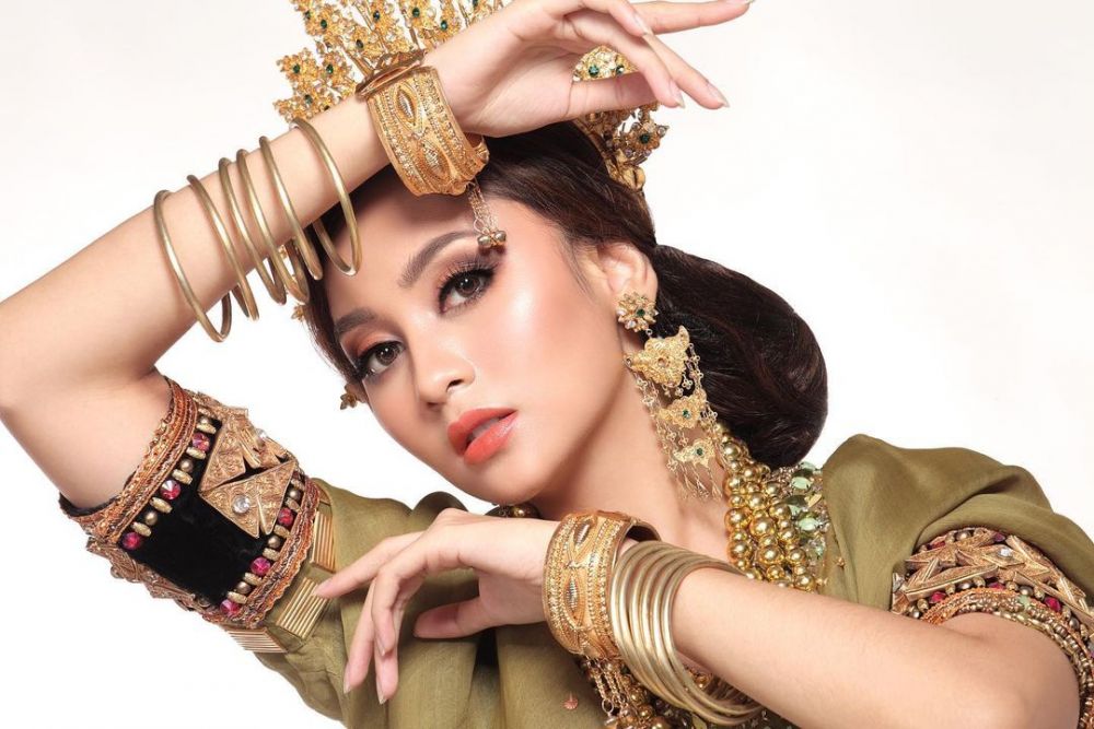 Eks Pramugari, 9 Pesona Dini Wakil Sulsel di Puteri Indonesia 2022