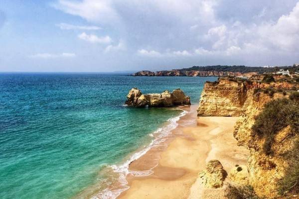 Bikin Betah! 6 Pantai Paling Memukau di Portimao, Portugal