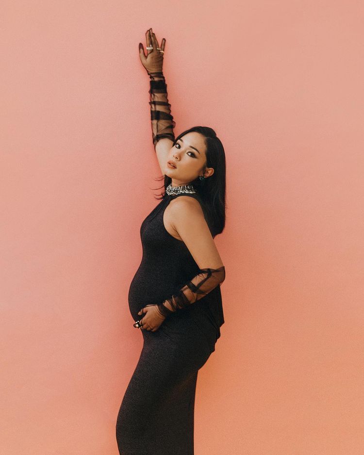 10 Gaya Maternity Shoot Ayla Dimitri, Sederhana tapi Berkelas!