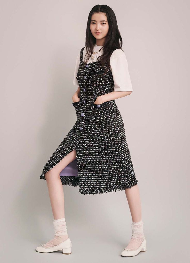 13 Inspirasi Outfit Kasual ala Kim Taeri, Cocok Buat Badan Mungil 