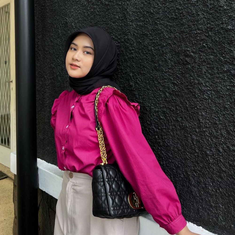 Viral hijab hitam