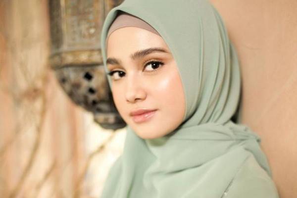 12 Potret Artis Tampil Berhijab Di Bulan Ramadan, Anggun!