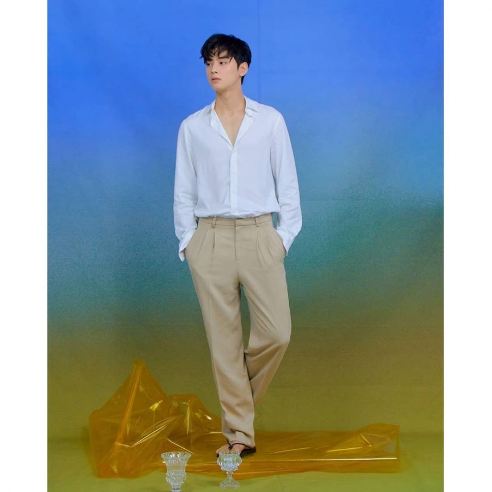 Ide Outfit Effortless ala Cha Eun Woo ASTRO, Simpel