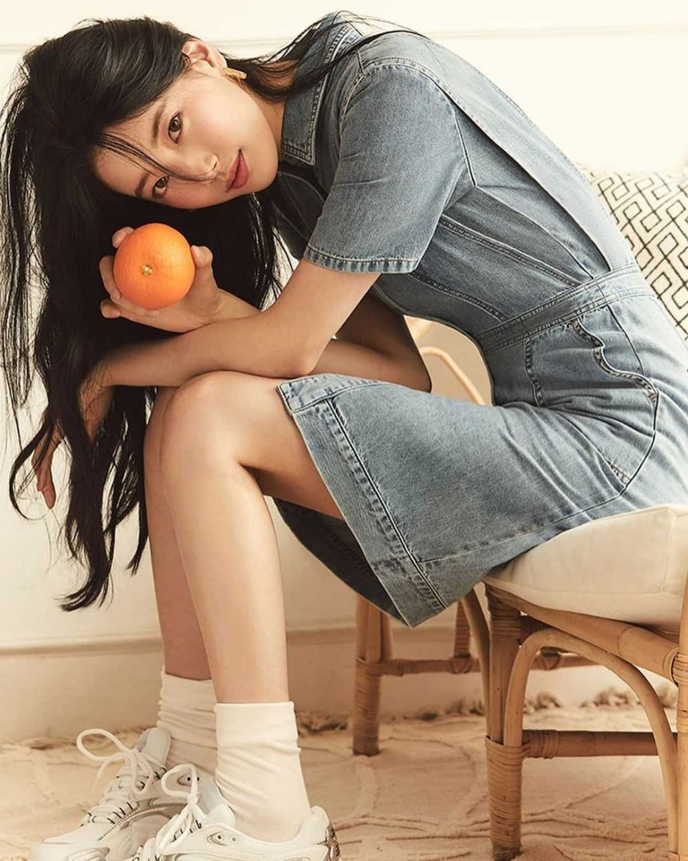 9 Ide Daily Look Outfit Ala Suzy, Korean Vibes yang Simple dan Cute