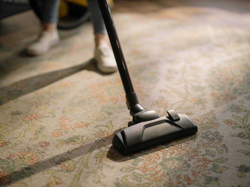 5 Cara Merawat Karpet agar Balik Empuk dan Fluffy, Mudah!