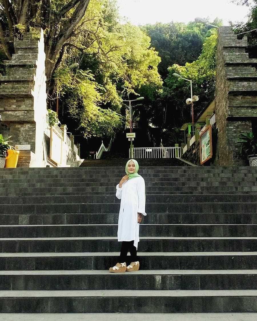 10 Wisata Religi Di Jawa Timur, Ada Makam Mantan Presiden