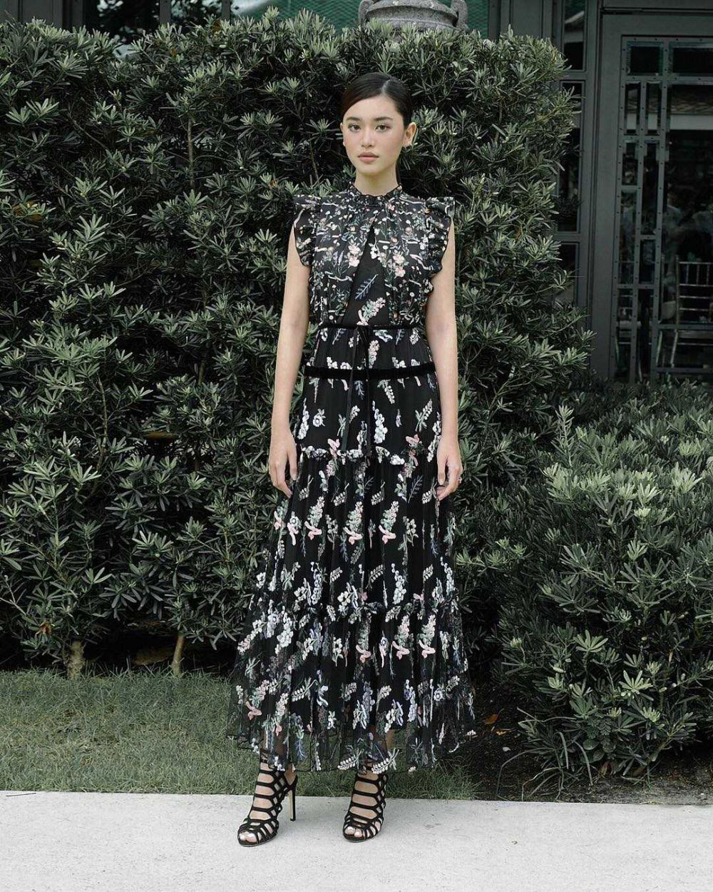 10 Inspirasi Dress ala Fah Yongwaree, Anggun bak Supermodel