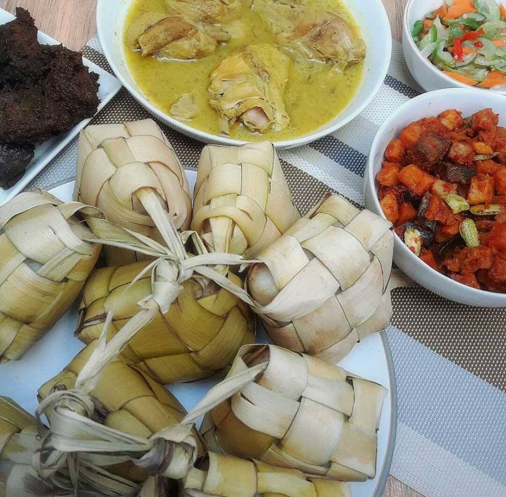 7 Tips Memasak Ketupat Lebaran Agar Tidak Cepat Basi