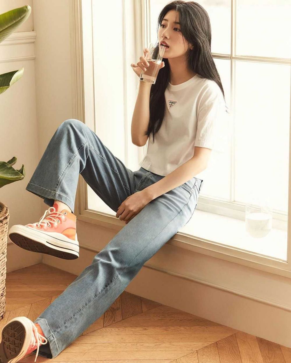 9 Ide Daily Look Outfit Ala Suzy, Korean Vibes yang Simple dan Cute