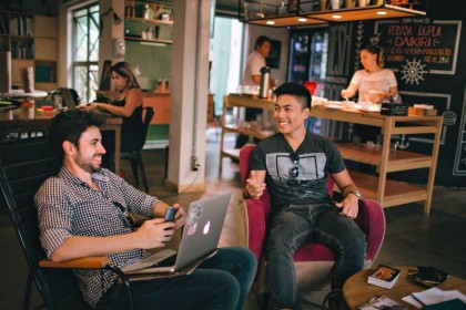 5 Keuntungan Menjalani Hidup Vibes Positif