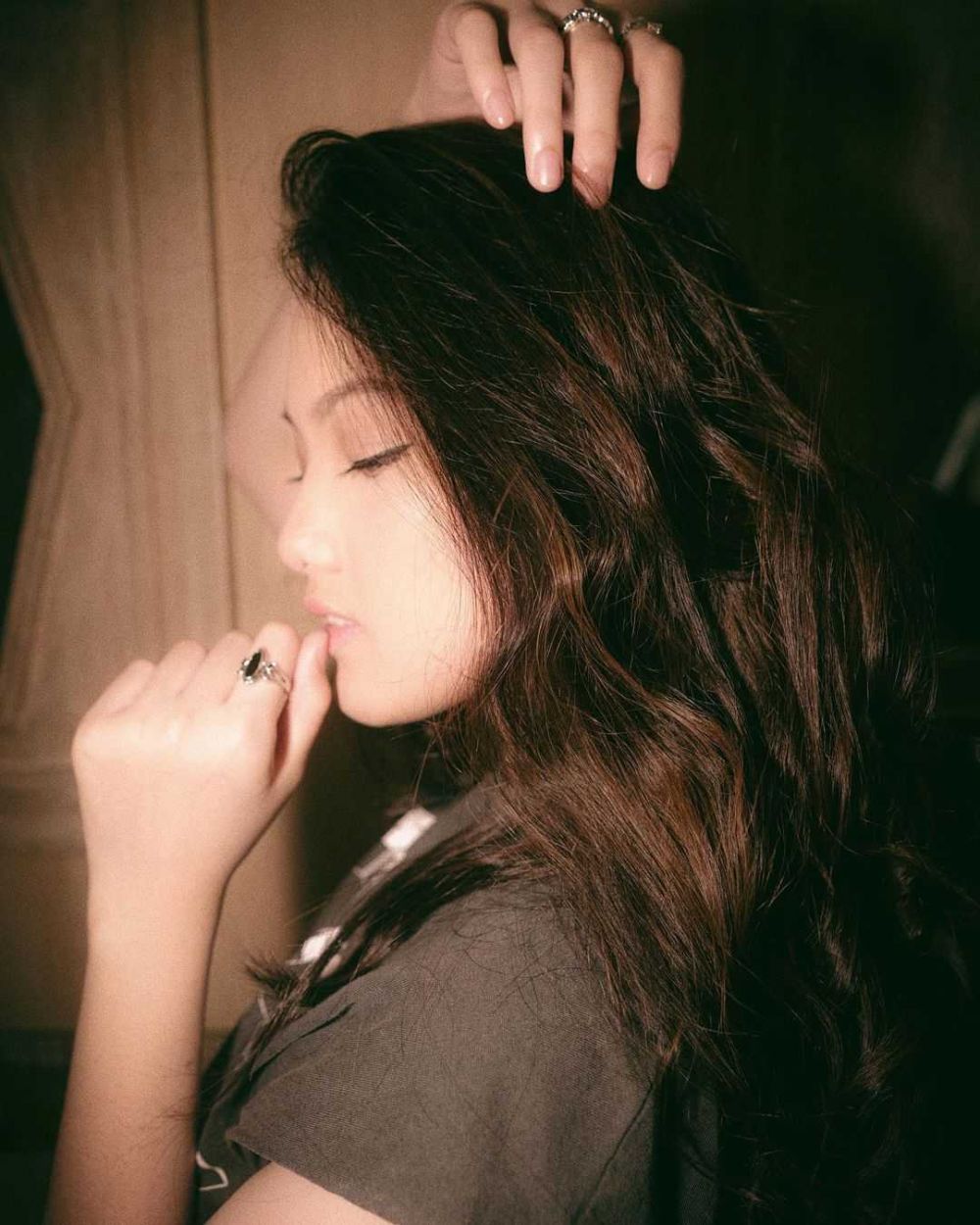 10 Potret Estetik Aisyah Aqilah, Ratunya Tampil Stunning!