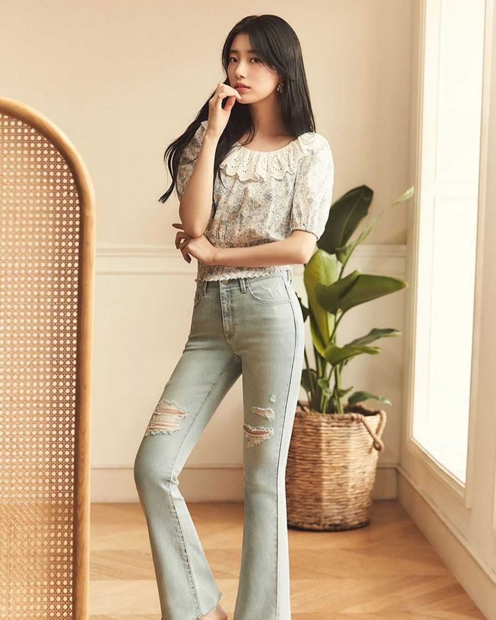 9 Ide Daily Look Outfit Ala Suzy, Korean Vibes yang Simple dan Cute