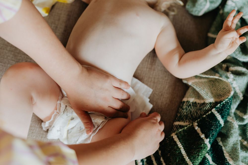10 Perlengkapan Wajib Dibawa saat Traveling Bersama Bayi