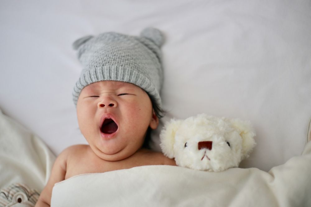 5 Tips Mengatur Pola Tidur Bayi supaya Tidak Terjaga di Malam Hari