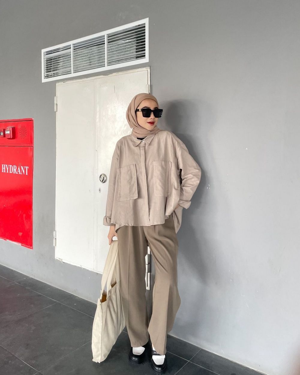 12 Referensi Ootd Dengan Kemeja Untuk Bukber