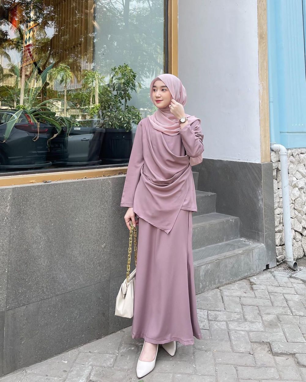 10 Referensi OOTD One Set untuk Lebaran, Elegan Banget!