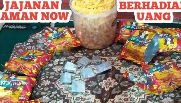 10 Benda Tak Terduga Dalam Makanan Ini Bikin Senyum