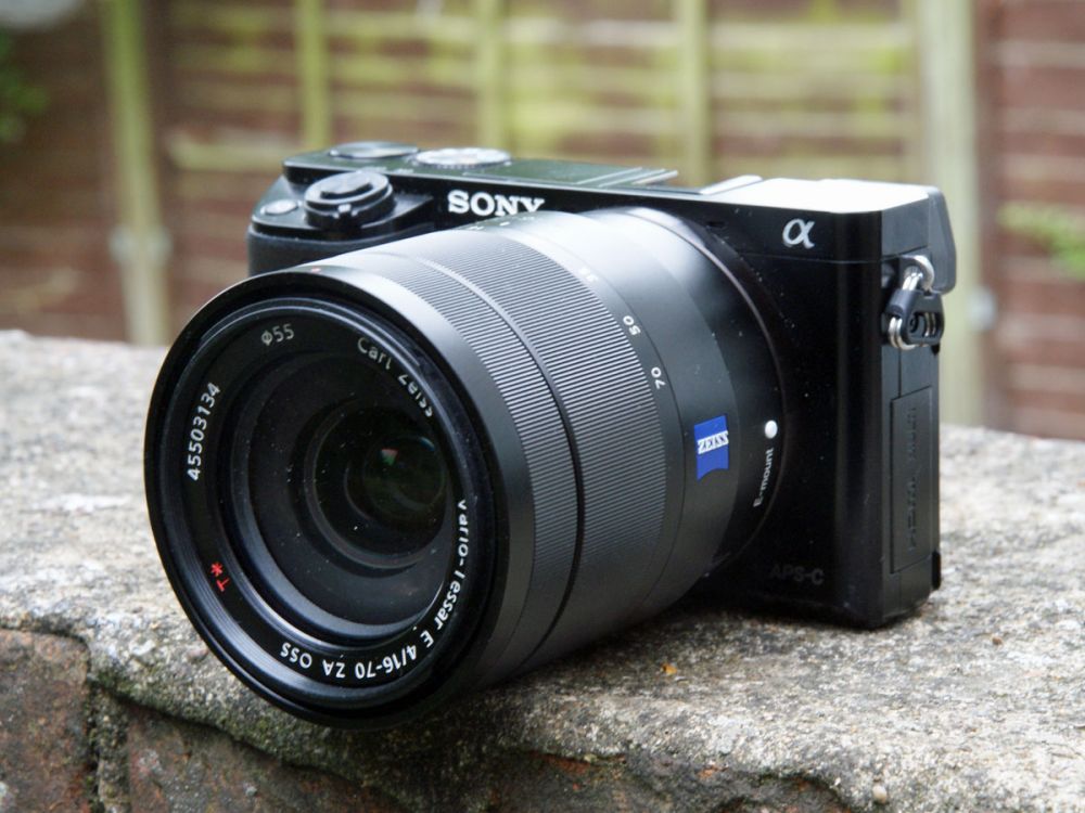 5 Rekomendasi Kamera Sony untuk Kalangan Pemula di Tahun 2022 