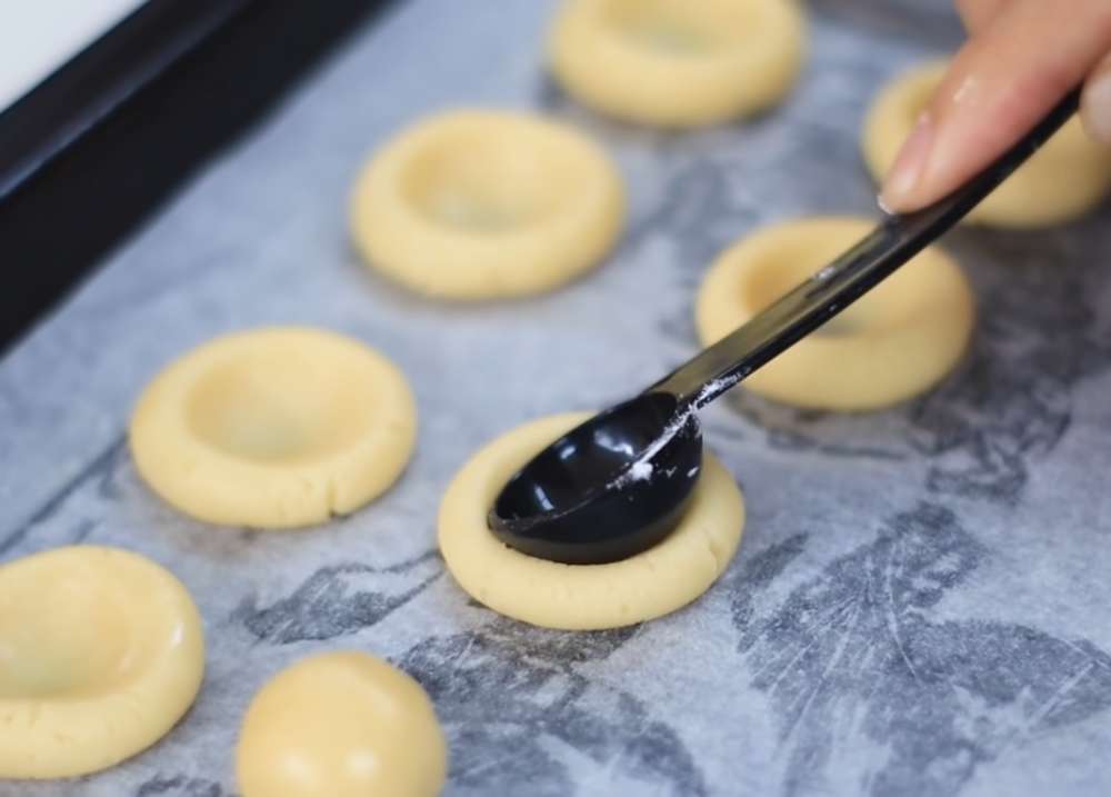 5 Tips Bikin Thumbprint Cookies Cokelat Ala Devina Hermawan