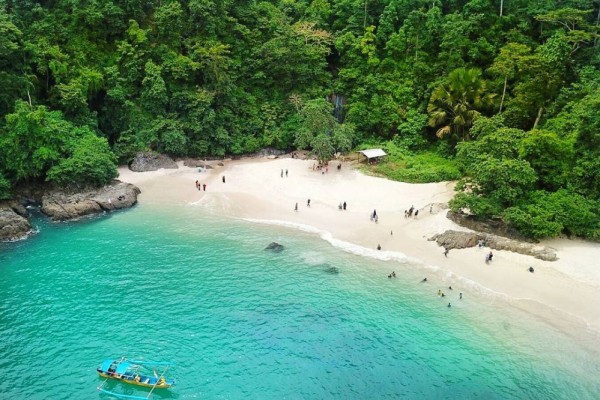 10 Pesona Teluk Ijo Banyuwangi Surga Di Balik Meru Betiri