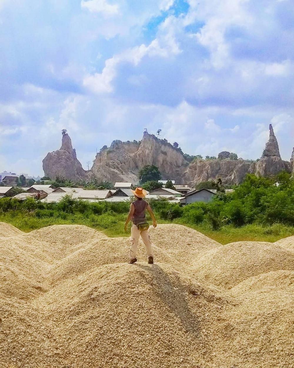 Potret Pantai Gunung Kunyit Lampung