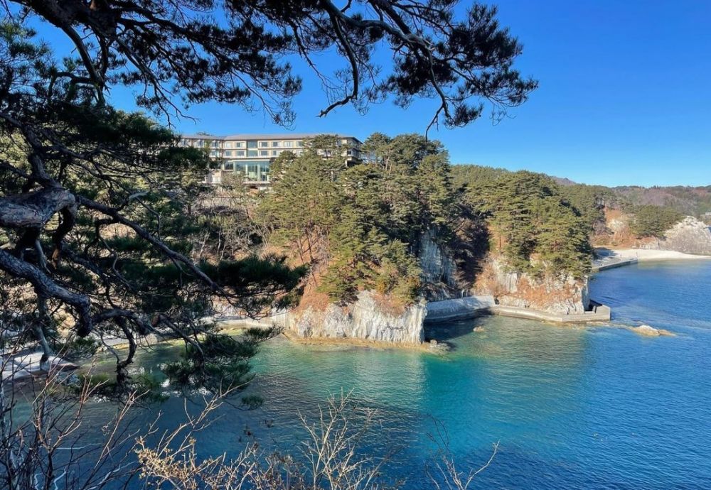 5 Pantai Menawan di Jepang, Tertarik Healing ke Sana?
