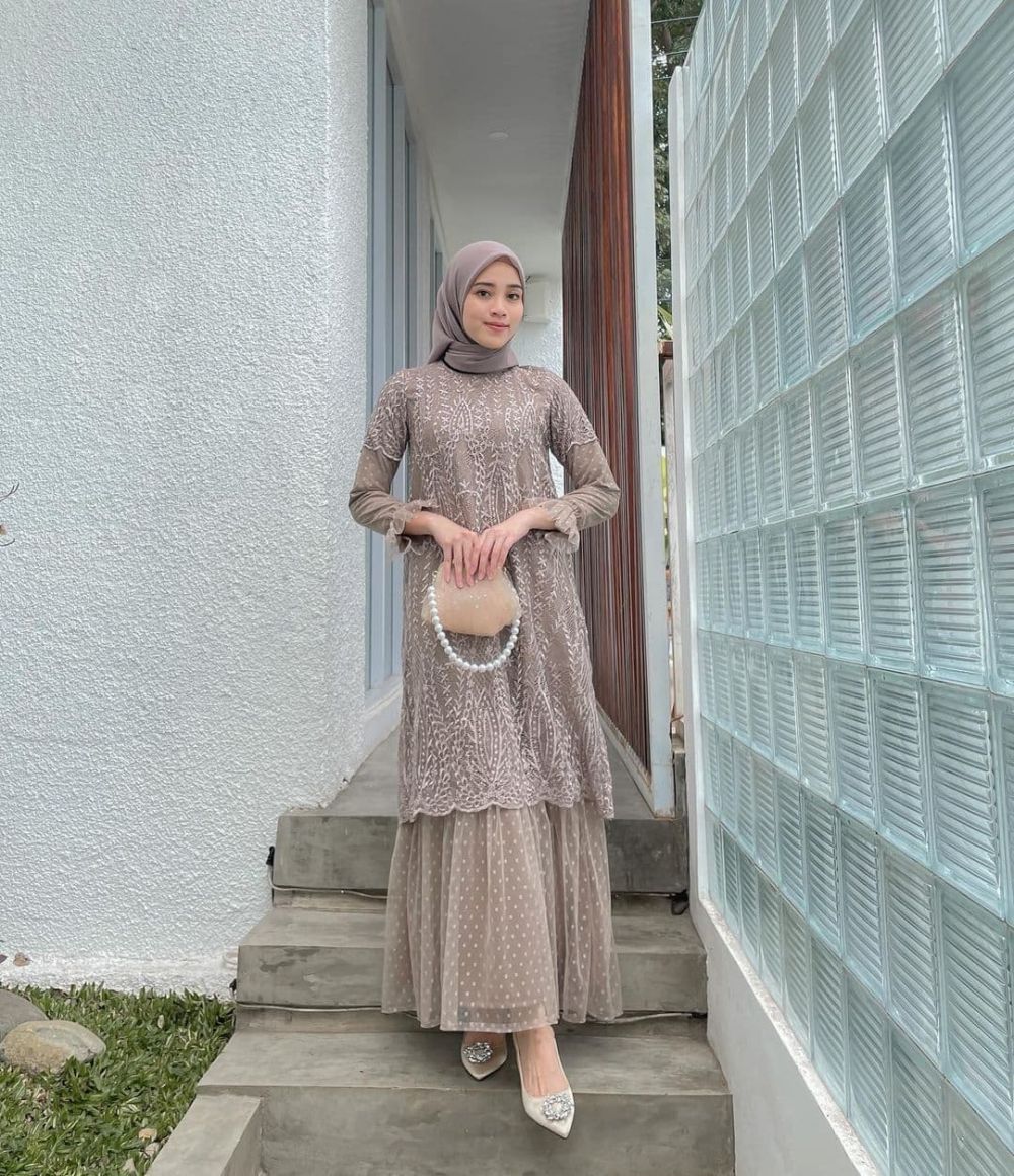 9 Inspirasi Outfit Kondangan Untuk Yang Berhijab