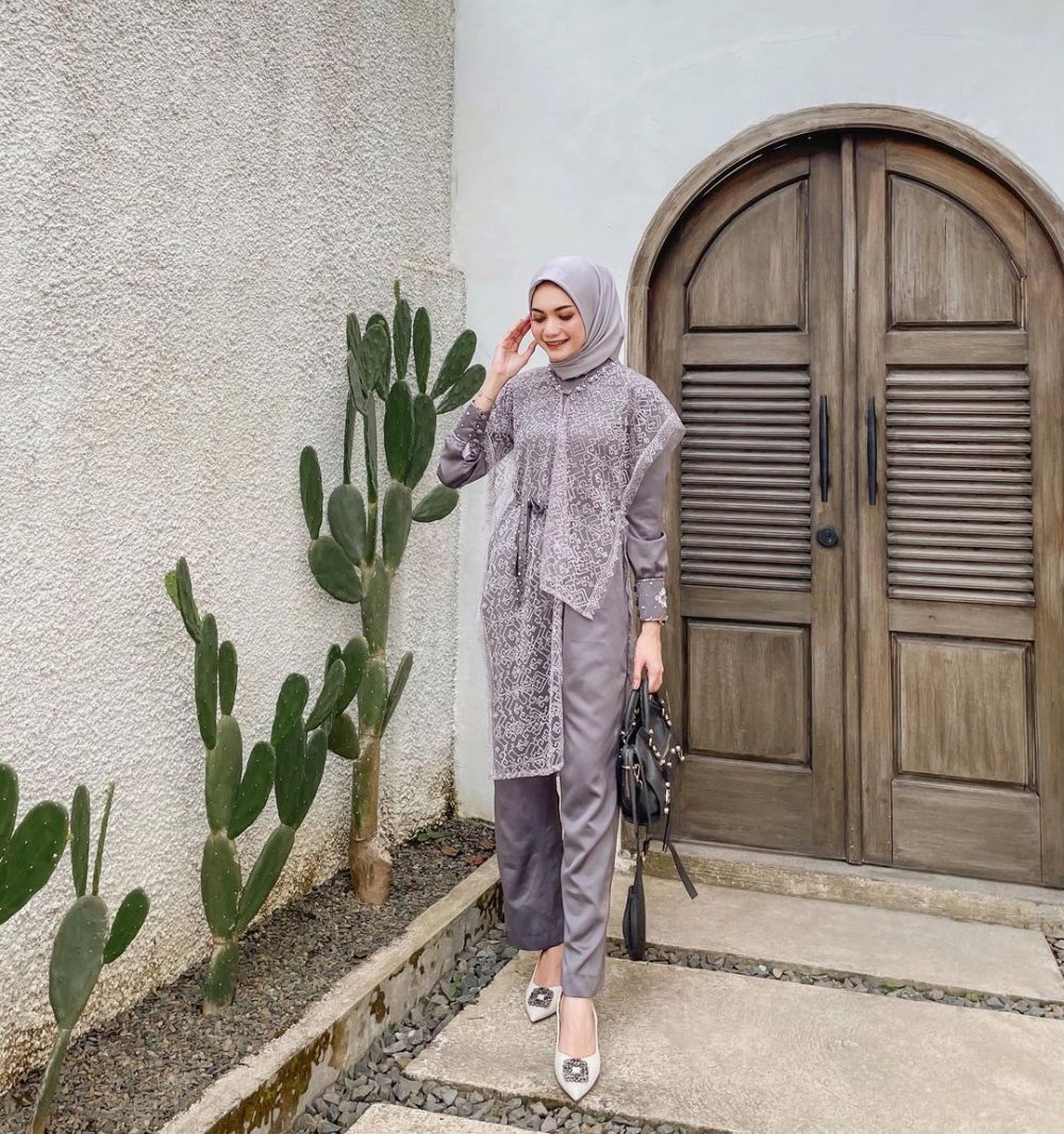 9 Inspirasi Outfit Kondangan Untuk Yang Berhijab