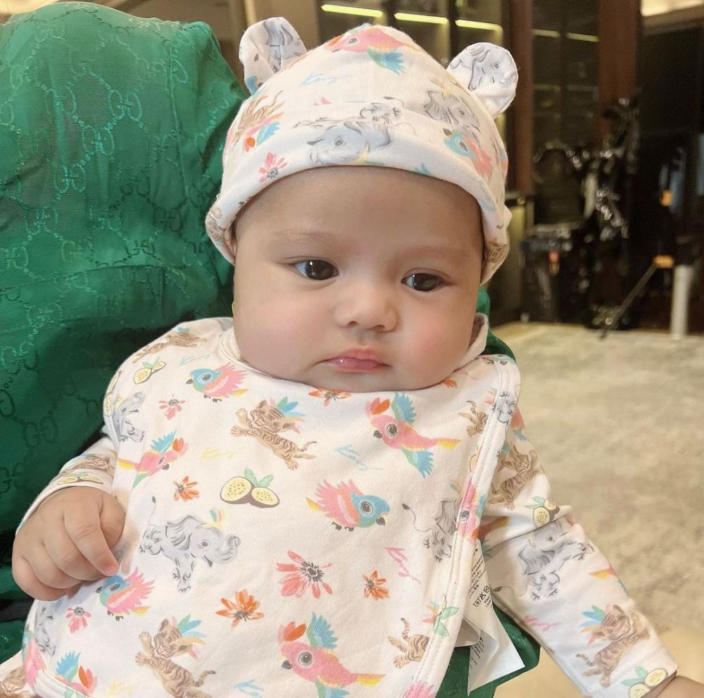 3 Bulan Baby Ameena, Anak Aurel Atta Yang Makin Menggemaskan