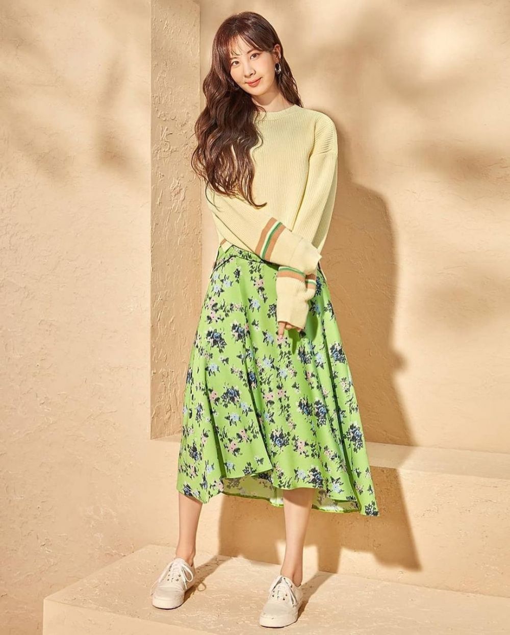 12 Inspirasi Model Rok Korean Style ala Seohyun SNSD, Girly dan Casual