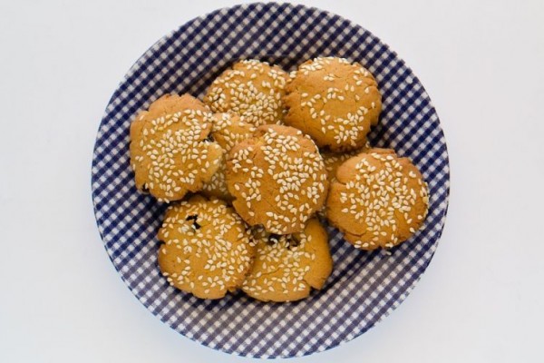 5 Kreasi Camilan dengan Biji Wijen, Tinggal Goreng Aja