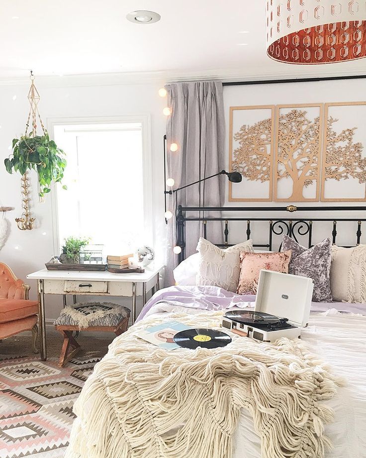 9 Inspirasi Desain Kamar Tidur Bohemian Estetik, Indah