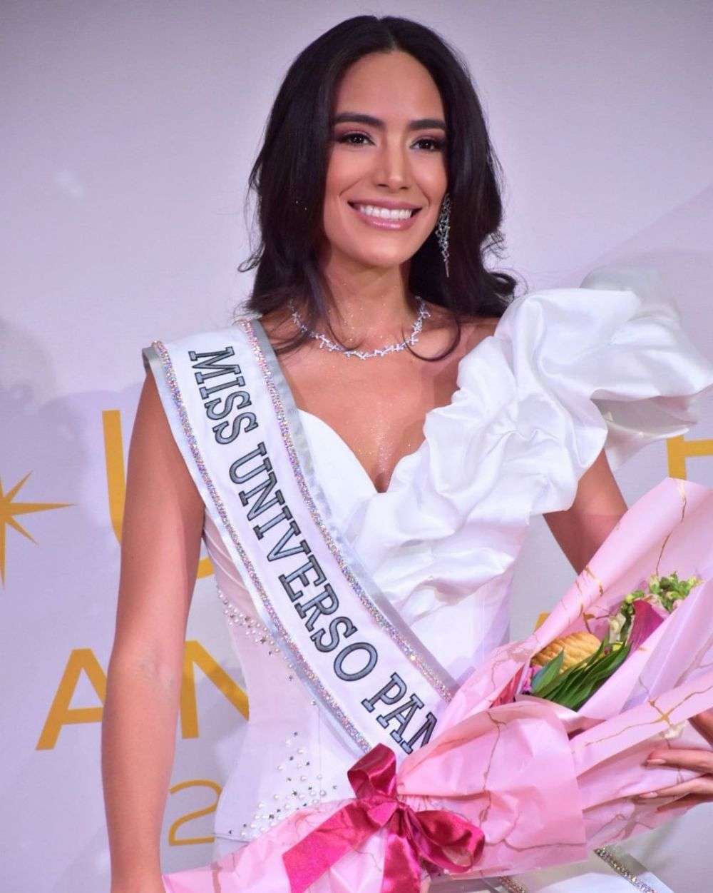 9 Potret Miss Universe Panama 2022 Solaris Barba,