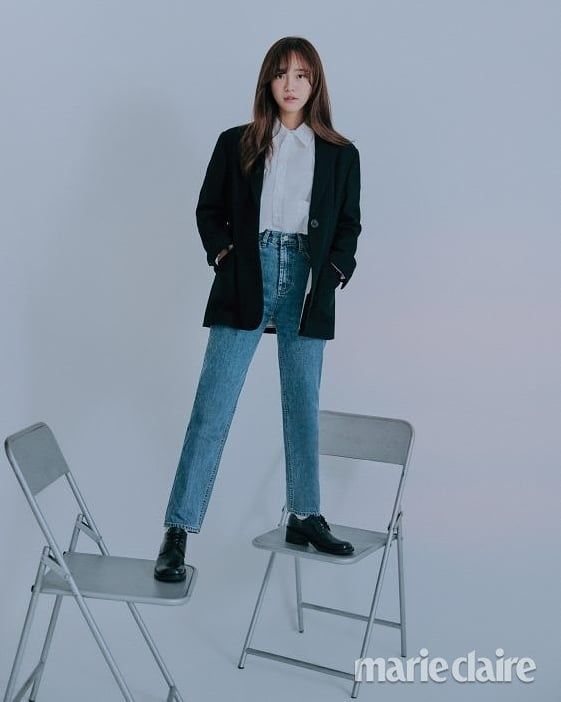 13 Ide Padu Padan Celana Jeans ala Kim Se Jeong, Variatif dan Trendi!