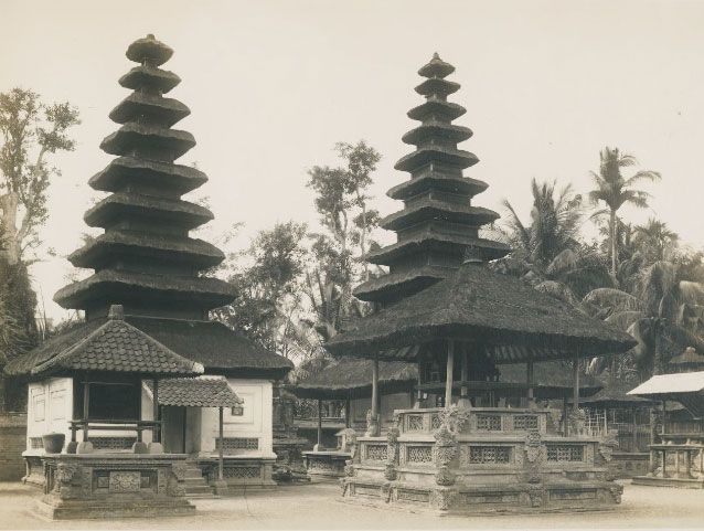 Kumpulan Potret Lawas Pura di Bali, Jepretan Turis Asing 